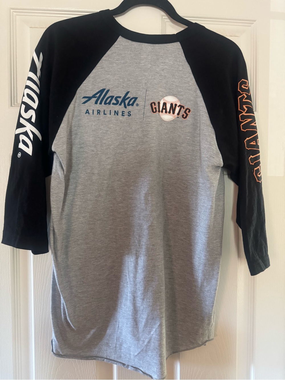 Unisex Size M Raglan Long Sleeve Tee with Alaska Airlines & Giants Logos